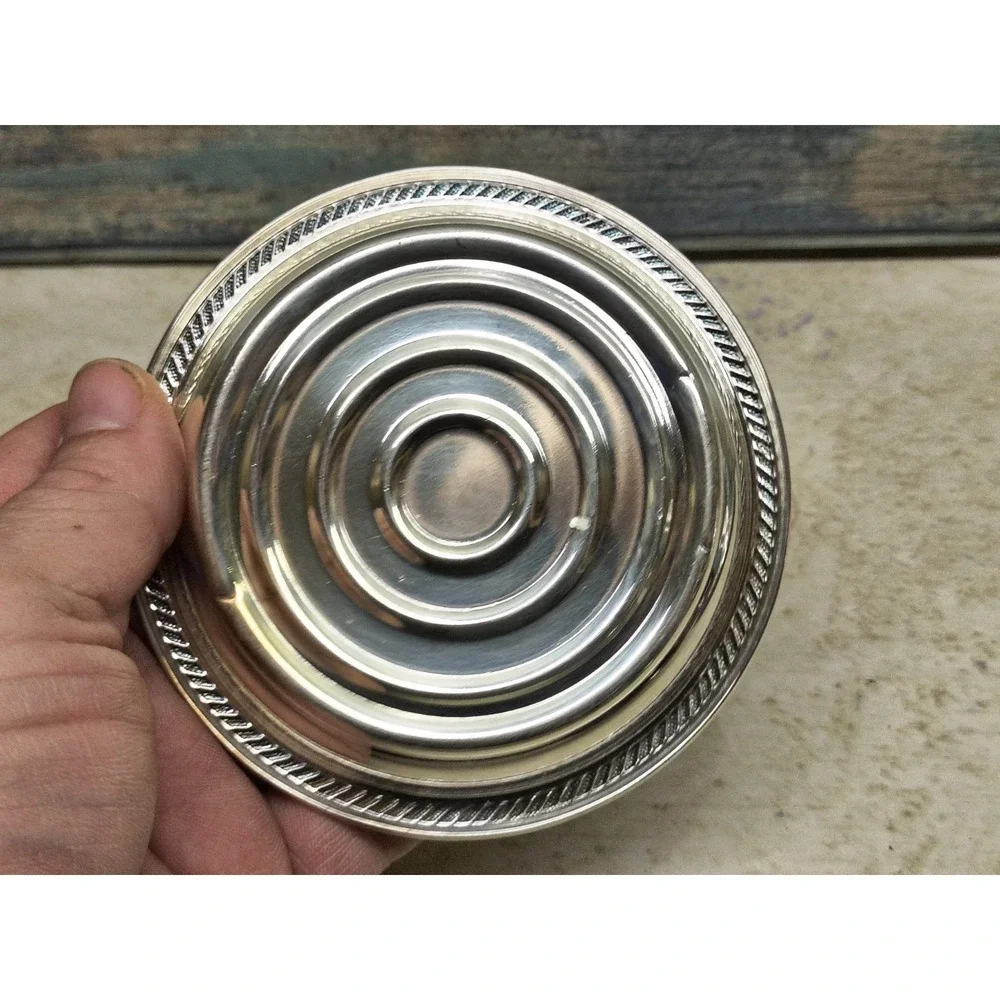 The Unbranded Brand silver small